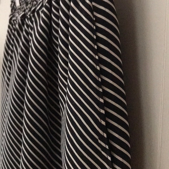 French will mini skirt - Picture 2 of 4